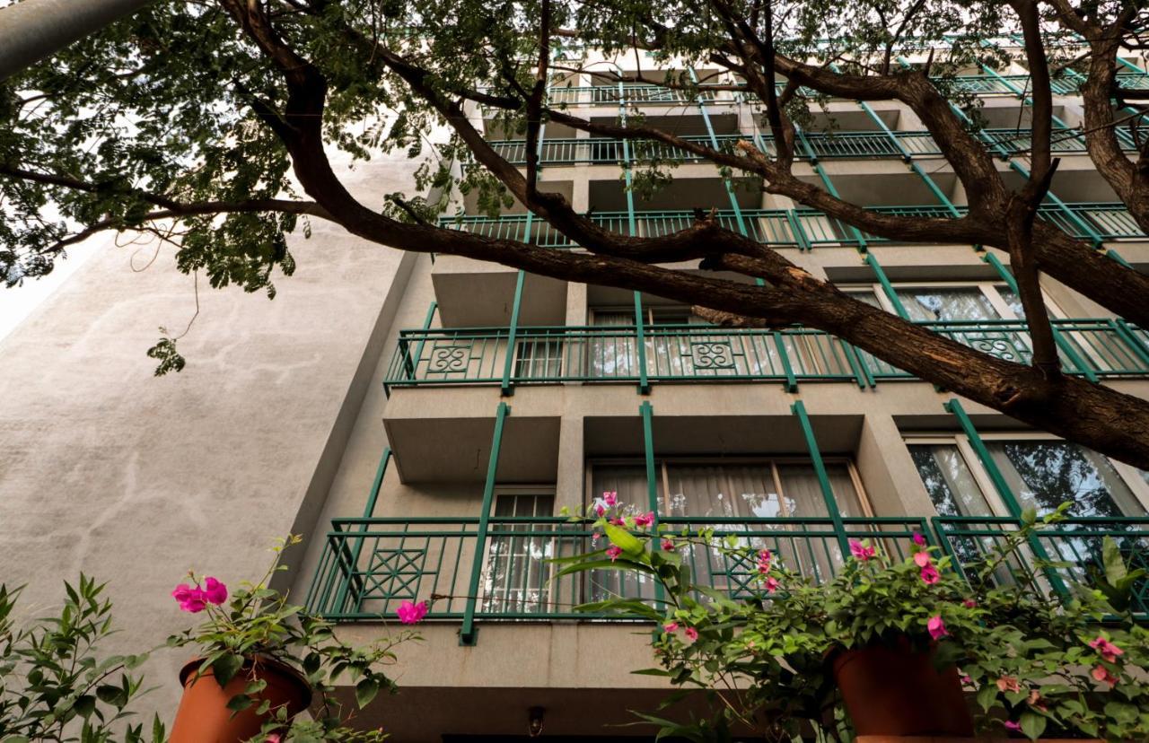 Bougainvilla Apartment Surat Buitenkant foto
