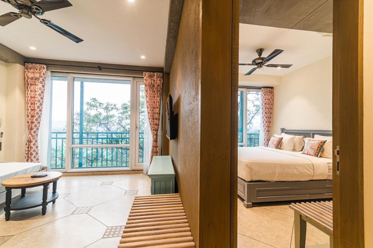 Bougainvilla Apartment Surat Buitenkant foto