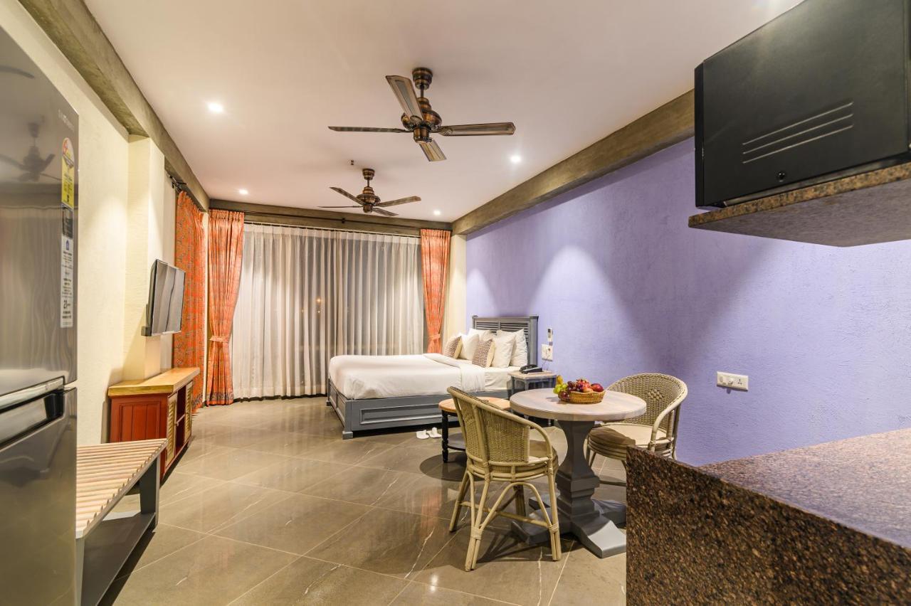 Bougainvilla Apartment Surat Buitenkant foto