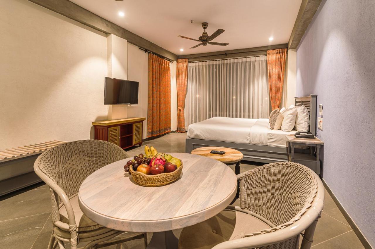 Bougainvilla Apartment Surat Buitenkant foto
