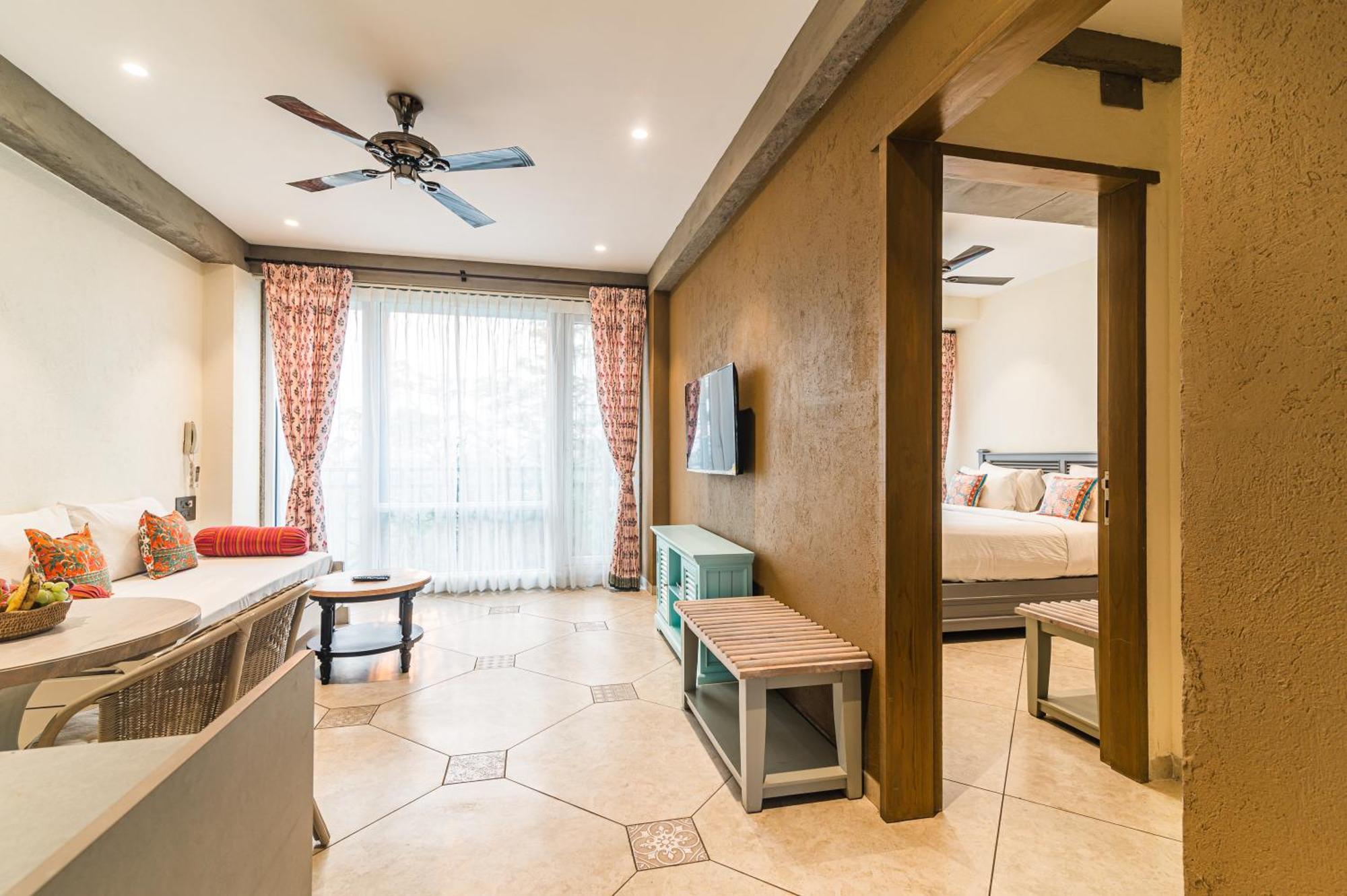Bougainvilla Apartment Surat Buitenkant foto